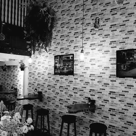 Hostel He-O Yangon Exteriör bild