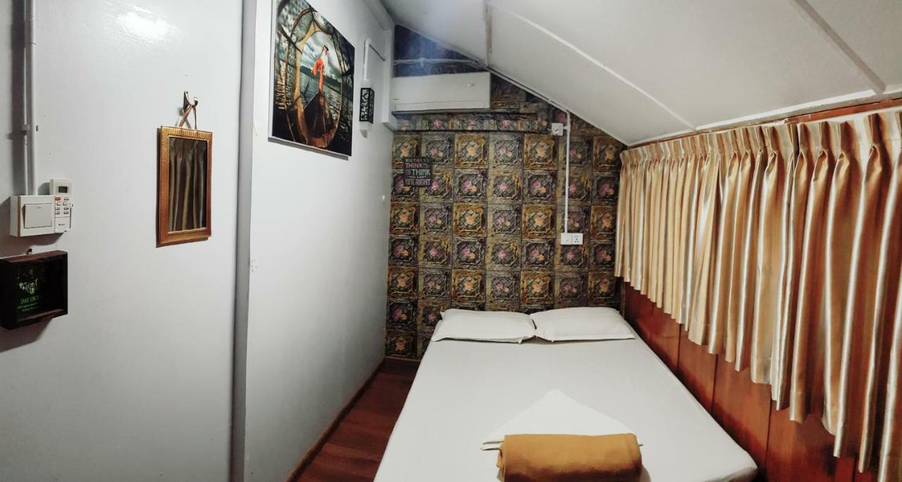 Hostel He-O Yangon Exteriör bild