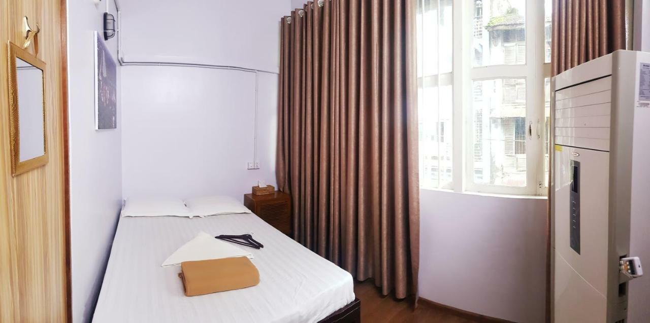 Hostel He-O Yangon Exteriör bild