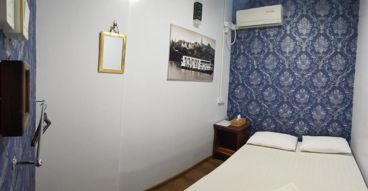 Hostel He-O Yangon Exteriör bild
