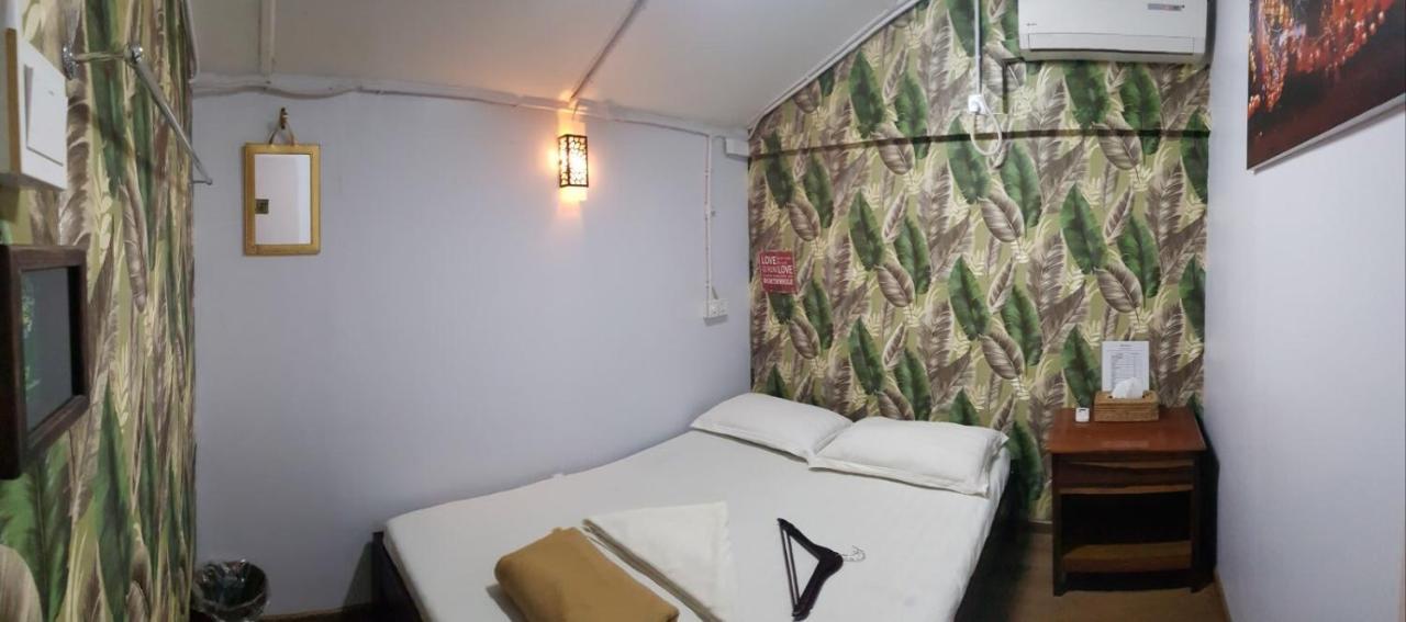 Hostel He-O Yangon Exteriör bild
