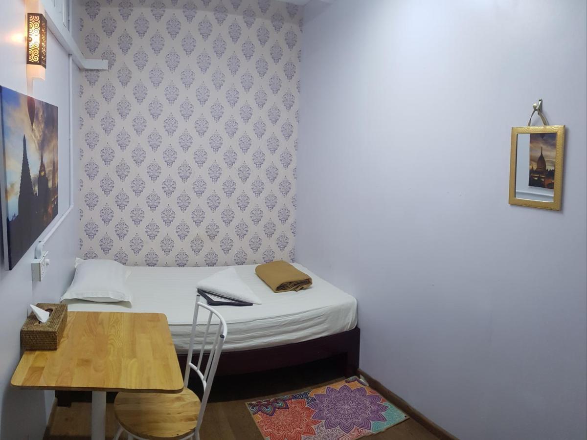 Hostel He-O Yangon Exteriör bild